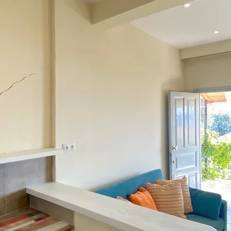 Nissaki Artemis By Sealand Daire *